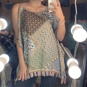 Cold-Shoulder Printed Top!